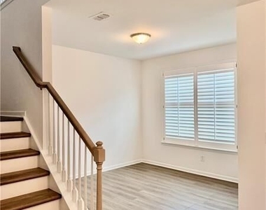 215 Foxhill Drive - Photo Thumbnail 21