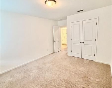 215 Foxhill Drive - Photo Thumbnail 40