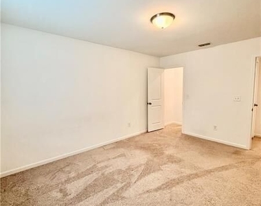 215 Foxhill Drive - Photo Thumbnail 46