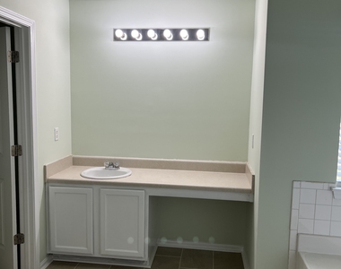 2208 Creel Road - Photo Thumbnail 5