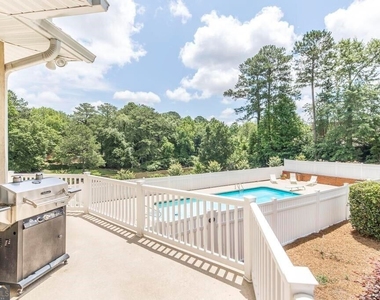 103 Turnberry Court - Photo Thumbnail 3