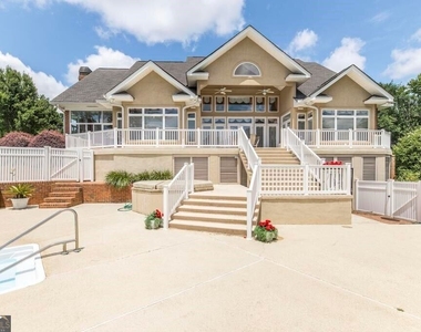 103 Turnberry Court - Photo Thumbnail 5