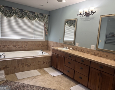 103 Turnberry Court - Photo Thumbnail 23