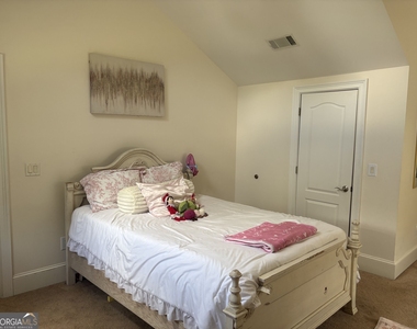 103 Turnberry Court - Photo Thumbnail 26