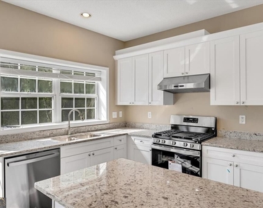 11585 Crossington Road - Photo Thumbnail 16
