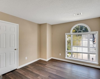 11585 Crossington Road - Photo Thumbnail 29