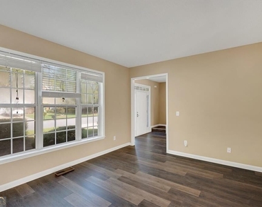 11585 Crossington Road - Photo Thumbnail 7