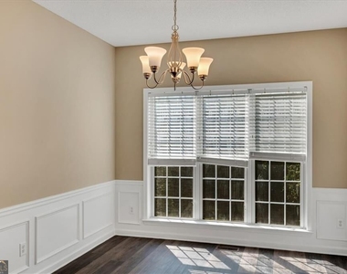 11585 Crossington Road - Photo Thumbnail 3