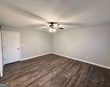 2707 Hawk Drive Ne - Photo Thumbnail 8