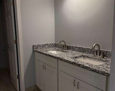 2707 Hawk Drive Ne - Photo Thumbnail 13
