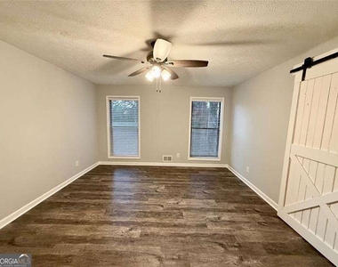 2707 Hawk Drive Ne - Photo Thumbnail 10