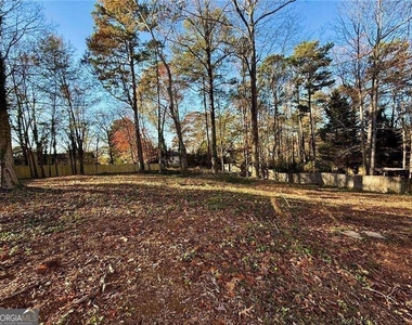2707 Hawk Drive Ne - Photo Thumbnail 4