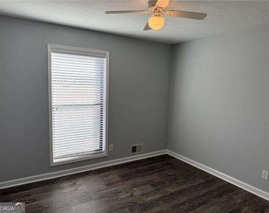 2707 Hawk Drive Ne - Photo Thumbnail 35