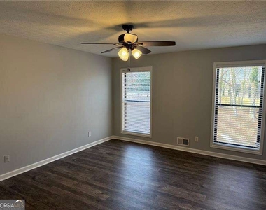 2707 Hawk Drive Ne - Photo Thumbnail 32