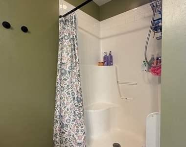 304 Madison Place Parkway - Photo Thumbnail 11