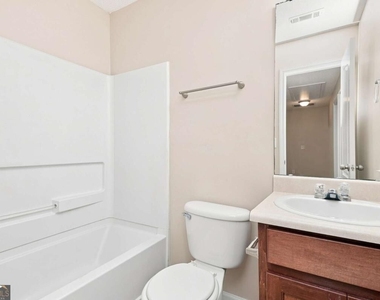 8606 Thomas Lane - Photo Thumbnail 12