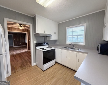 75 Williams Street - Photo Thumbnail 7