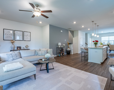 3518 Mount Blue Avenue - Photo Thumbnail 6
