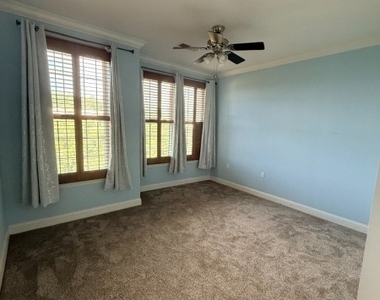 6214 Brookhaven Ct - Photo Thumbnail 12