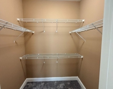 6214 Brookhaven Ct - Photo Thumbnail 14
