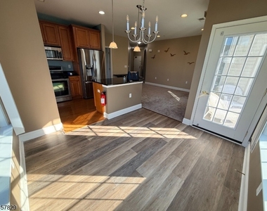 6214 Brookhaven Ct - Photo Thumbnail 4