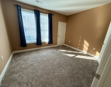 6214 Brookhaven Ct - Photo Thumbnail 13