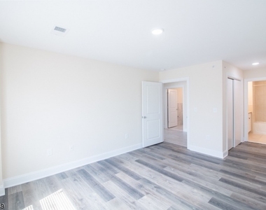 1664 Stuyvesant Ave - Photo Thumbnail 12