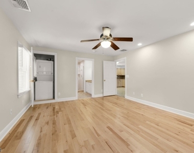 14 Locust St 2nd Floor - Photo Thumbnail 9