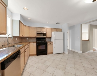 14 Locust St 2nd Floor - Photo Thumbnail 4