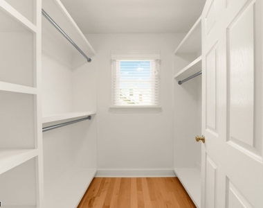 14 Locust St 2nd Floor - Photo Thumbnail 12