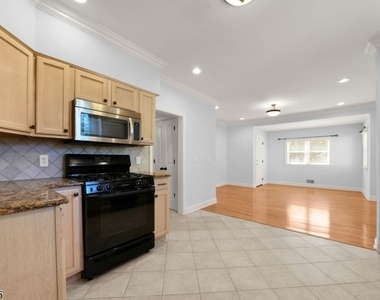 14 Locust St 1st Floor - Photo Thumbnail 8