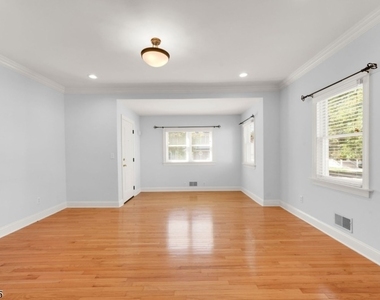 14 Locust St 1st Floor - Photo Thumbnail 6