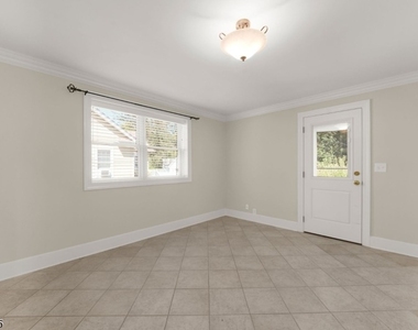 14 Locust St 1st Floor - Photo Thumbnail 9