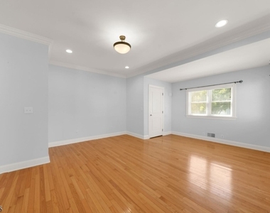 14 Locust St 1st Floor - Photo Thumbnail 5