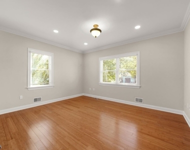 14 Locust St 1st Floor - Photo Thumbnail 18