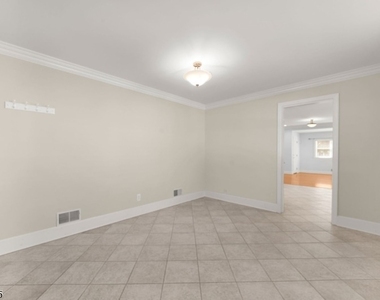 14 Locust St 1st Floor - Photo Thumbnail 10