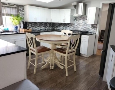 5 South St - Photo Thumbnail 3