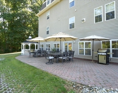 1 Jenny Lind St Unit 28 - Photo Thumbnail 3