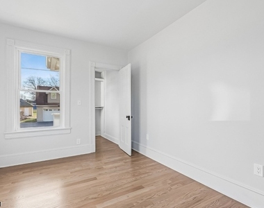 171 S Bridge St - Photo Thumbnail 16