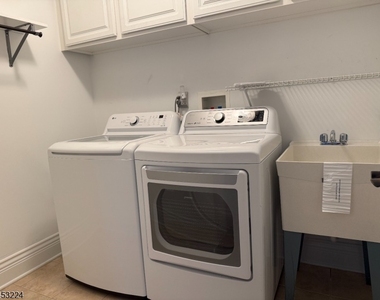 225 Sherman Ave - Photo Thumbnail 10