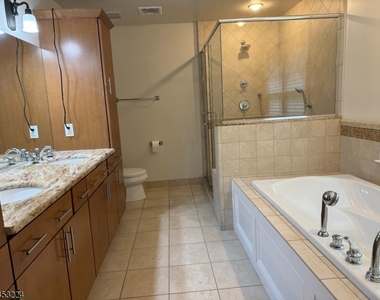 225 Sherman Ave - Photo Thumbnail 8