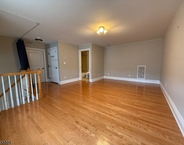 225 Sherman Ave - Photo Thumbnail 12