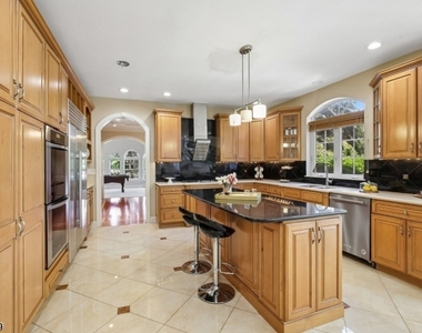 11 Valley Wood Dr - Photo Thumbnail 11