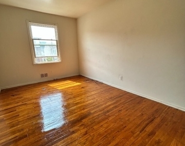 262 Revere Ave - Photo Thumbnail 6