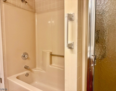675 Raritan Rd - Photo Thumbnail 11
