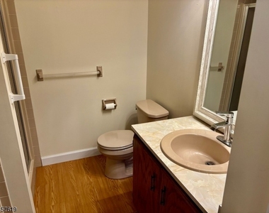 675 Raritan Rd - Photo Thumbnail 10