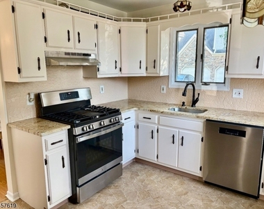 675 Raritan Rd - Photo Thumbnail 5