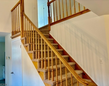 675 Raritan Rd - Photo Thumbnail 14