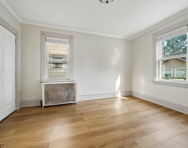 378 Boyden Ave - Photo Thumbnail 10