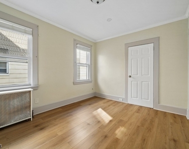 378 Boyden Ave - Photo Thumbnail 7
